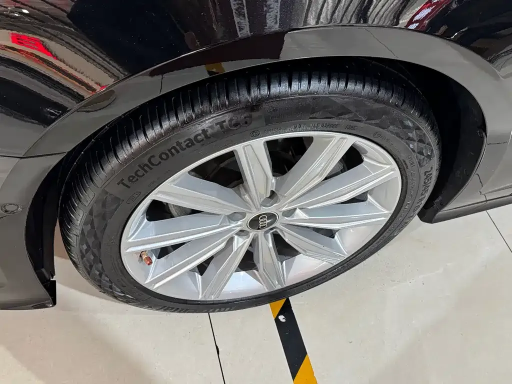 Audi A6L 2023 из CN, фото 6