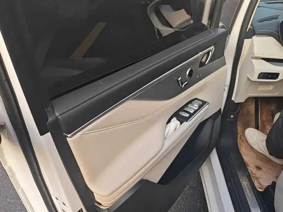 Buick GL8 Hybrid 2025 из CN, фото 3