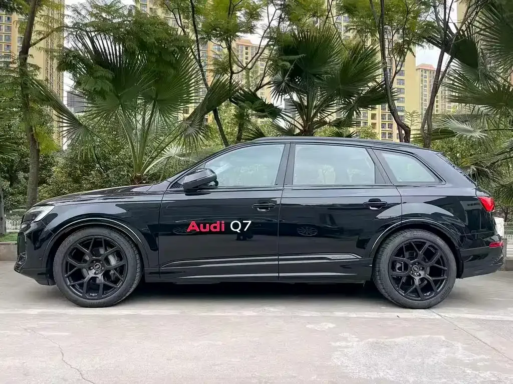 Audi Q7 — фото 8