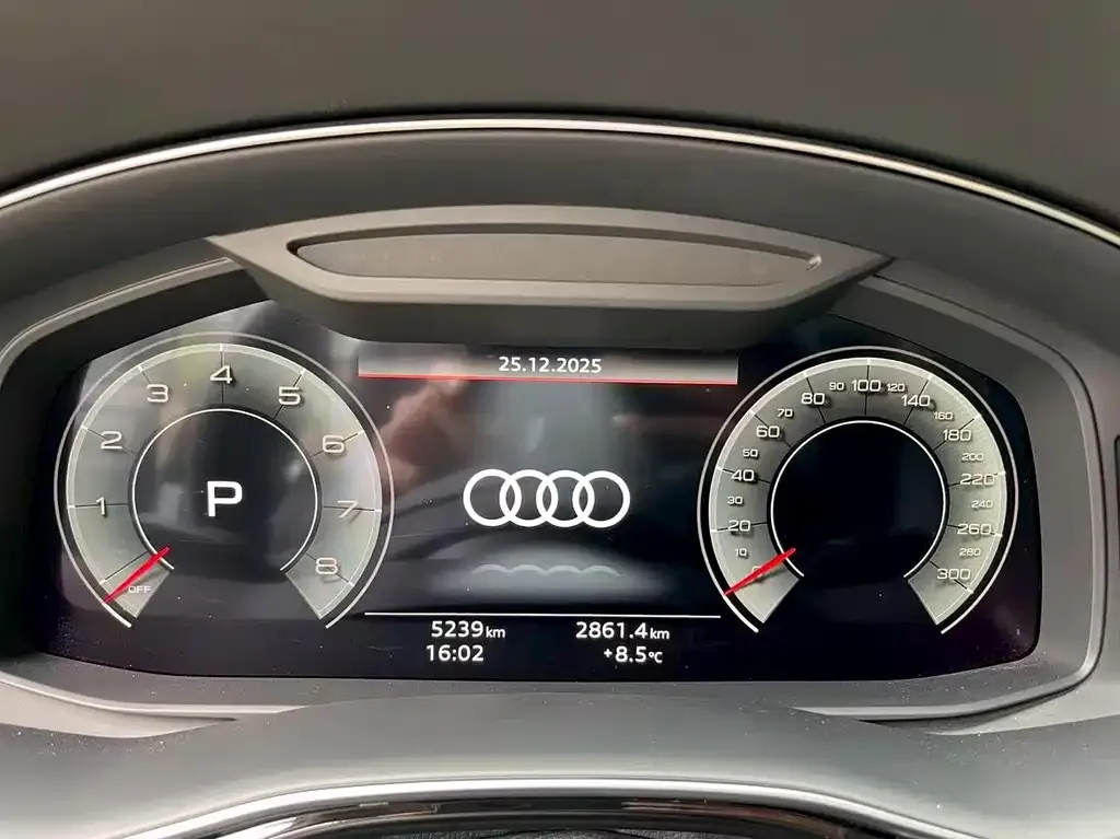 Audi Q7 — фото 10