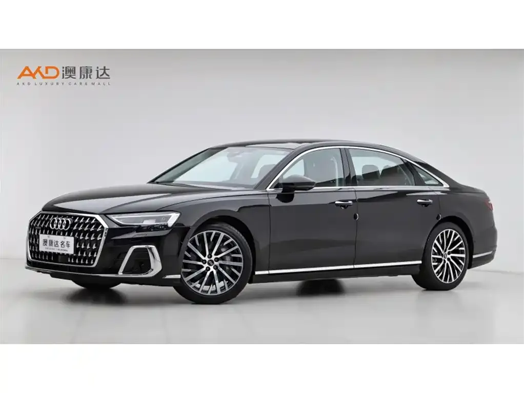 Audi A8 — фото 1