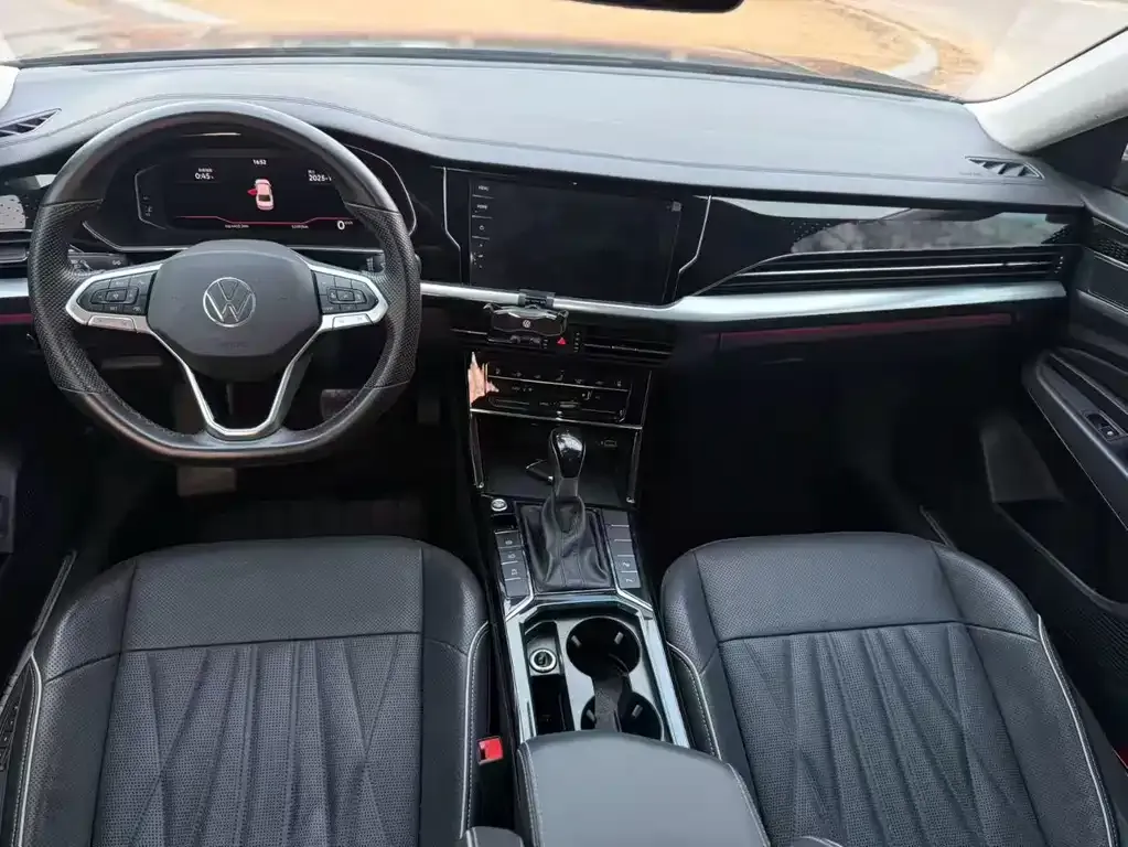 Volkswagen Passat — фото 8