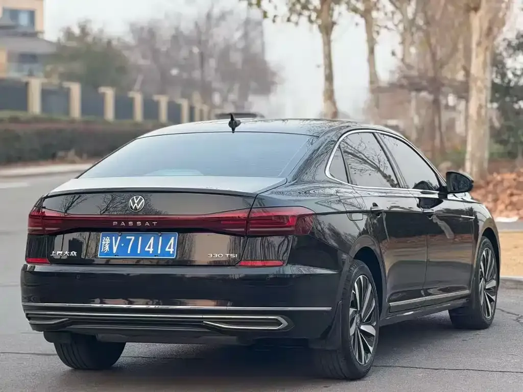 Volkswagen Passat — фото 7