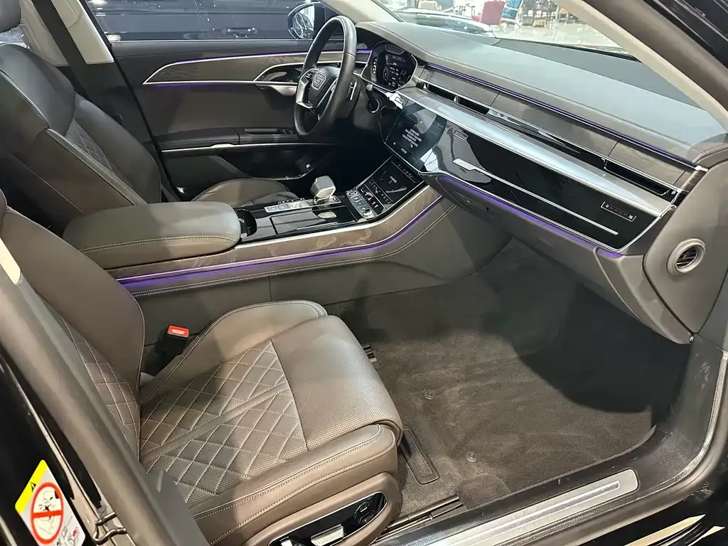 Audi A8 2024 из CN, фото 7