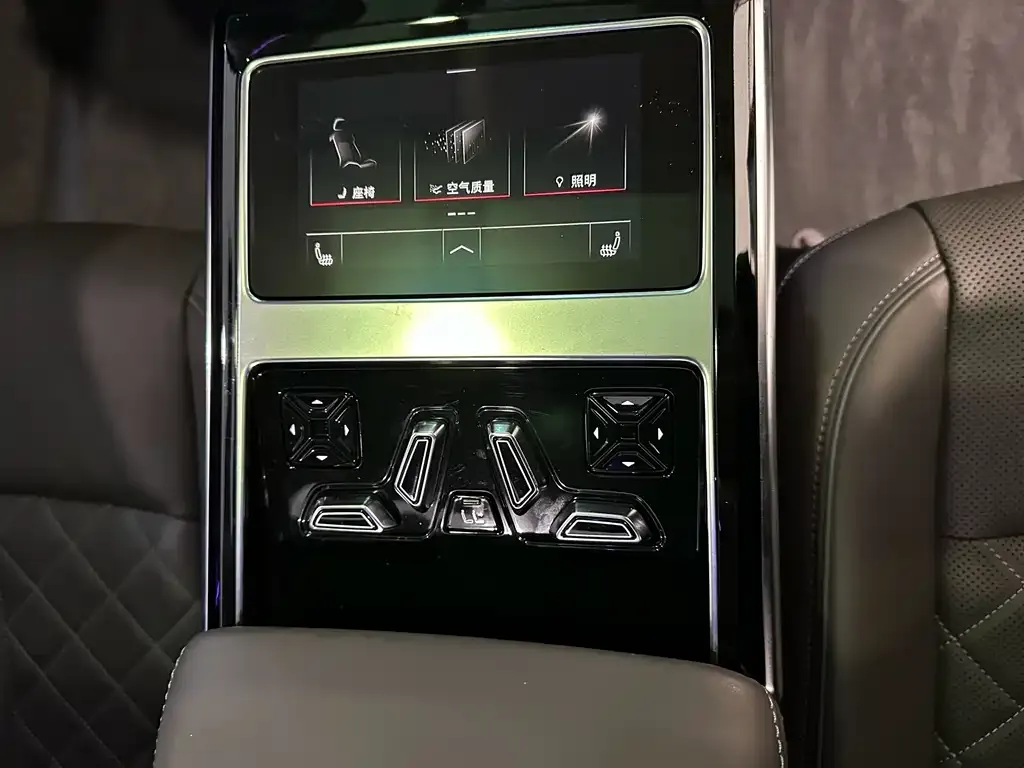 Audi A8 2024 из CN, фото 5