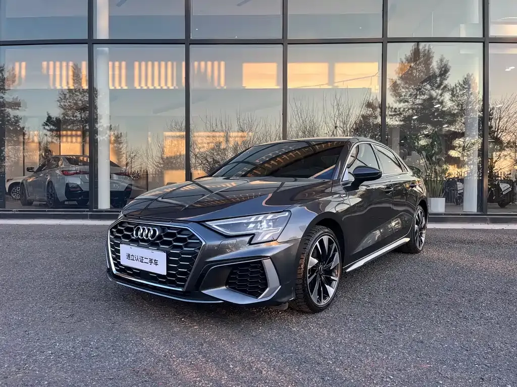 Audi A3 — фото 1