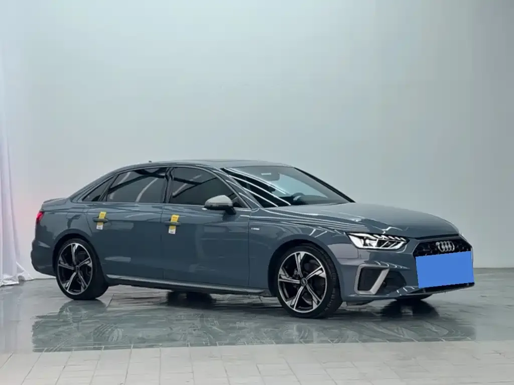 Audi A4L 2022 из CN, фото 6