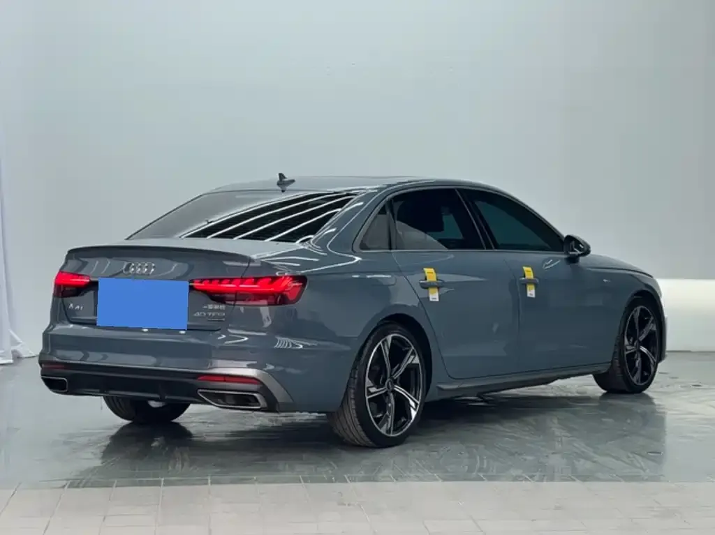 Audi A4L 2022 из CN, фото 5