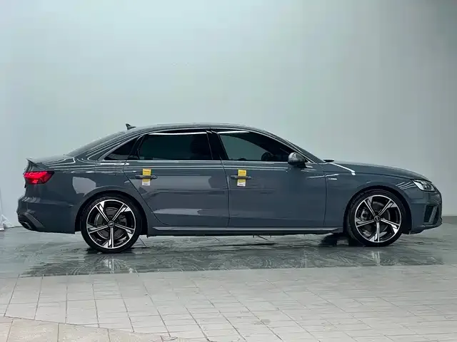Audi A4L 2022 из CN, фото 3