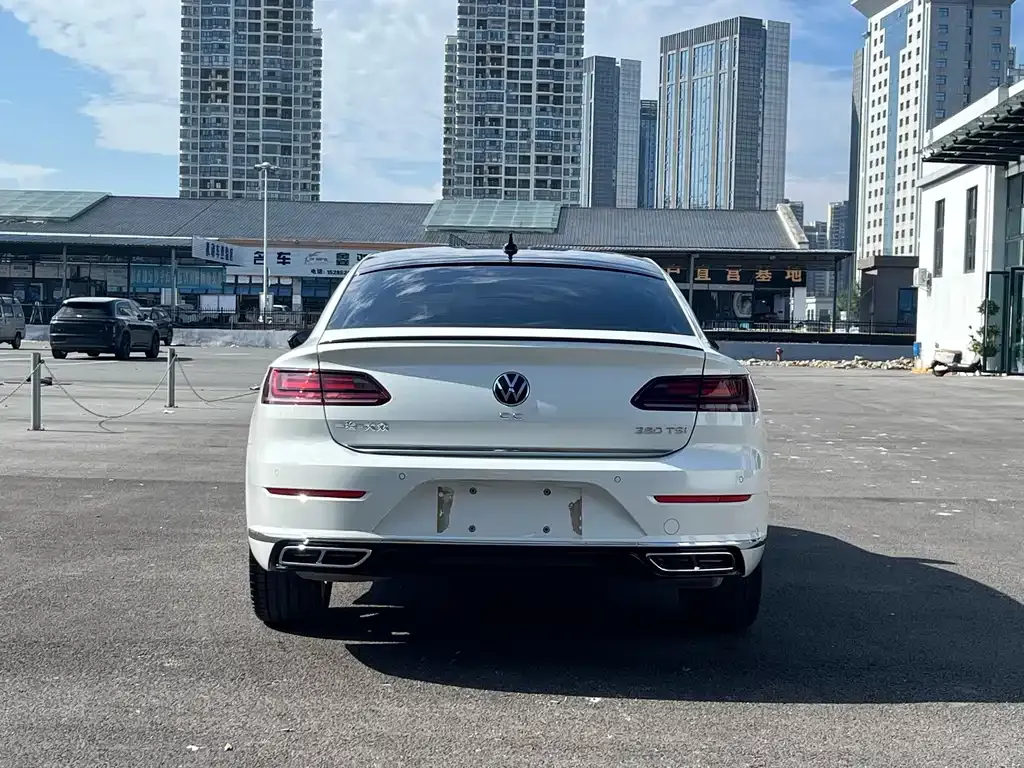 Volkswagen CC 2024 из CN, фото 4