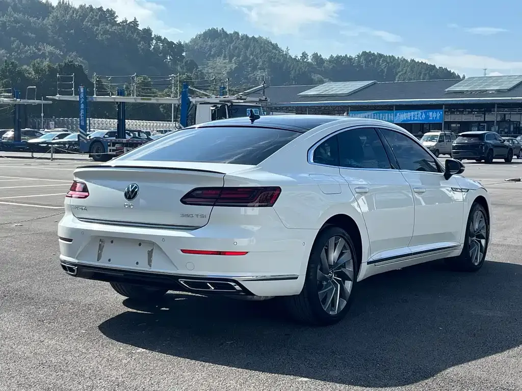 Volkswagen CC 2024 из CN, фото 3