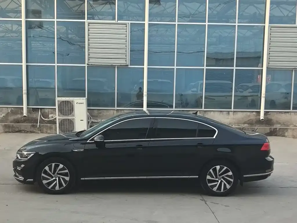 Volkswagen Magotan GTE PHEV 2023 из CN, фото 10