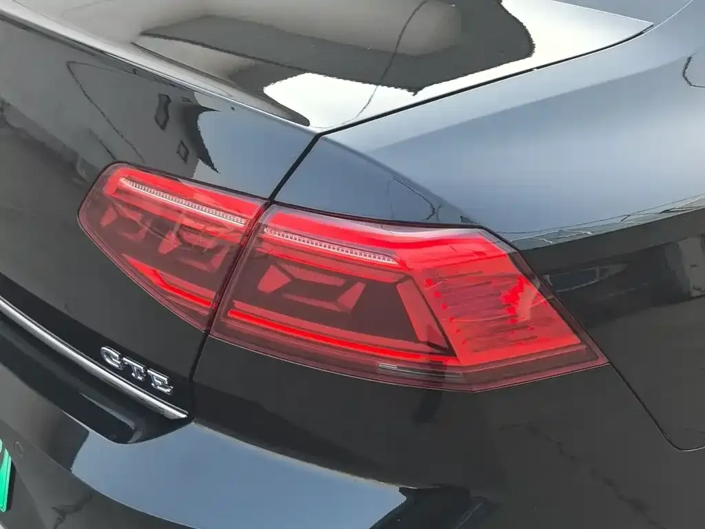 Volkswagen Magotan GTE PHEV 2023 из CN, фото 2
