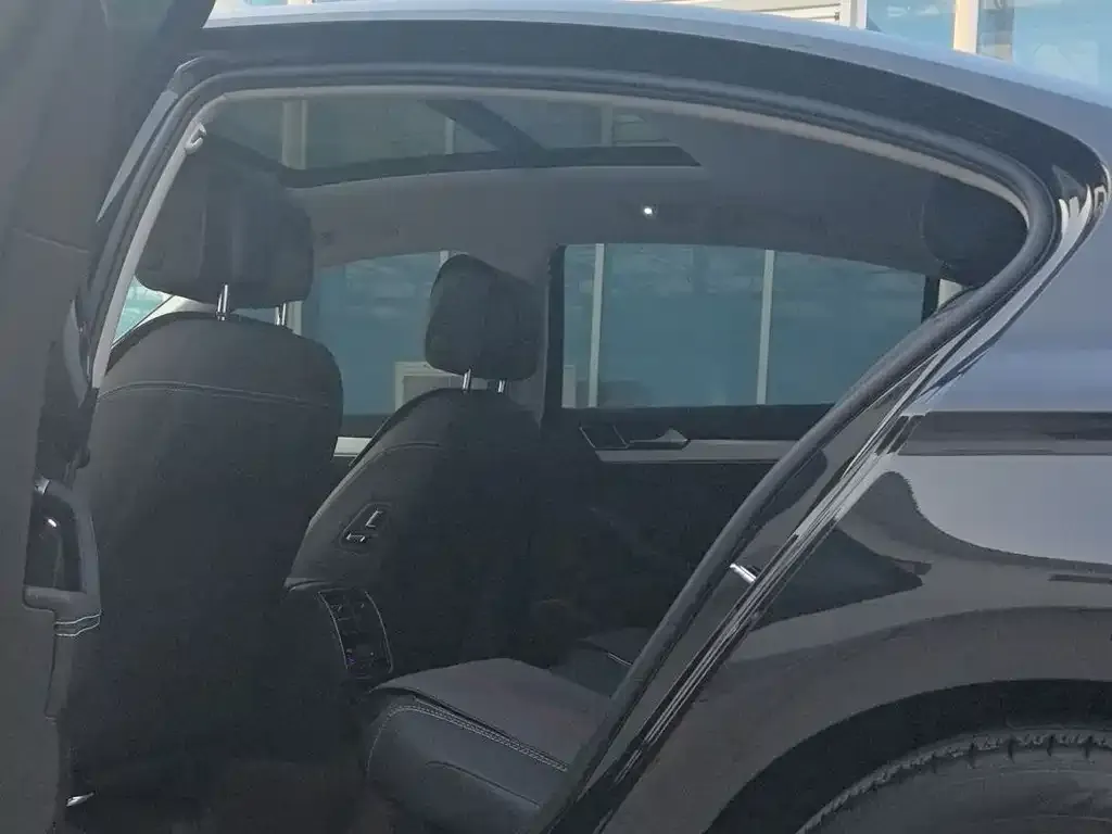 Volkswagen Magotan GTE PHEV 2023 из CN, фото 9