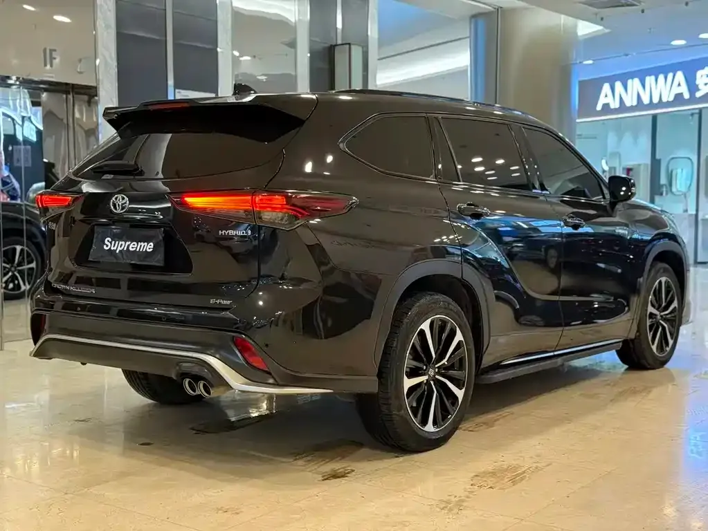 Toyota Crown Kluger 2024 из CN, фото 4