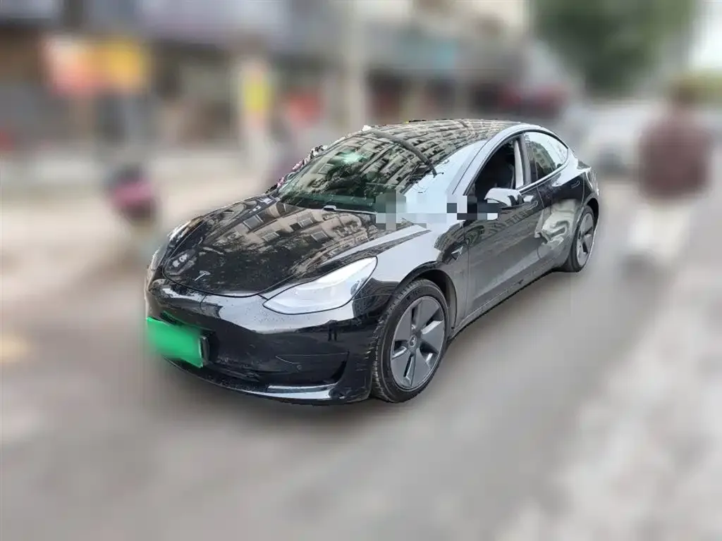 Tesla Model 3 — фото 1
