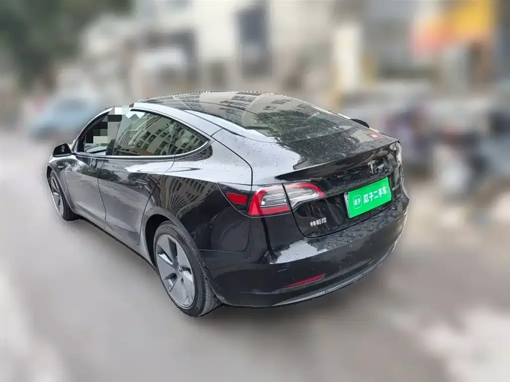 Tesla Model 3 — фото 7