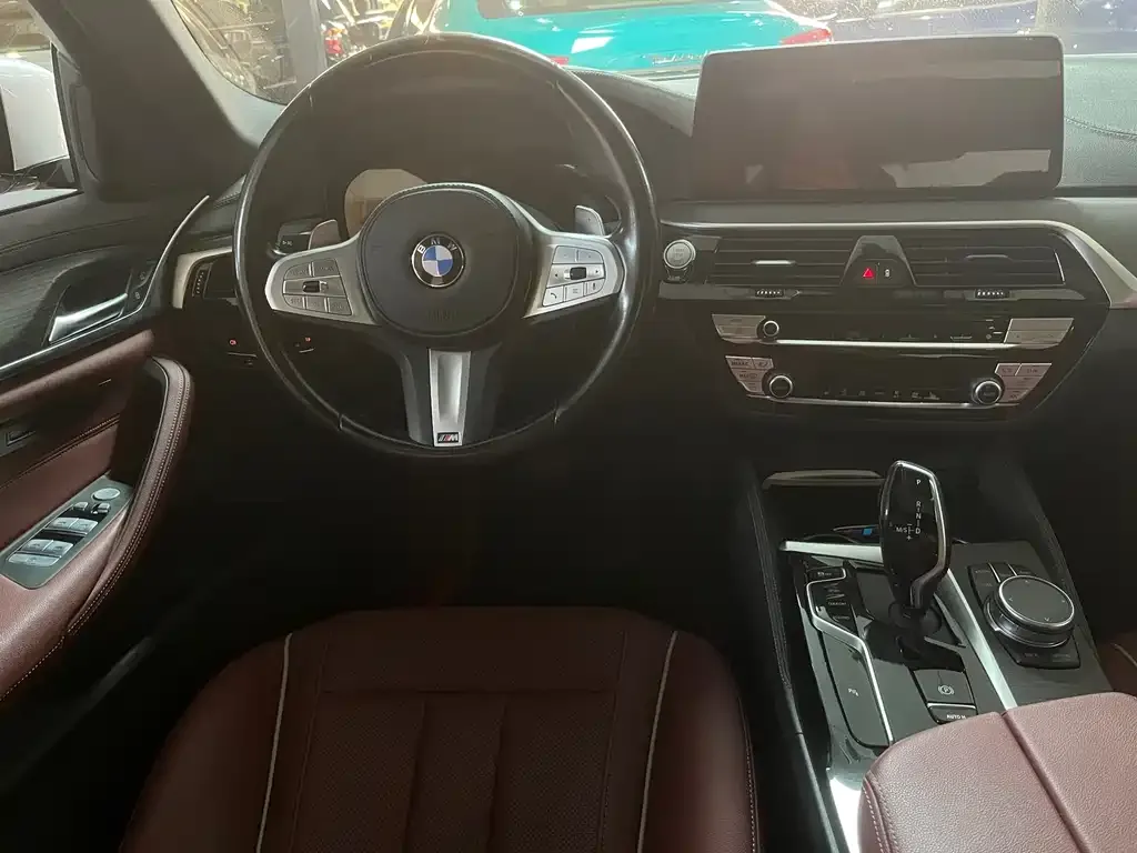 BMW 5 Series 2023 из CN, фото 2