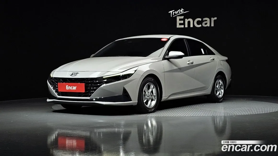 Hyundai AVANTE — фото 1