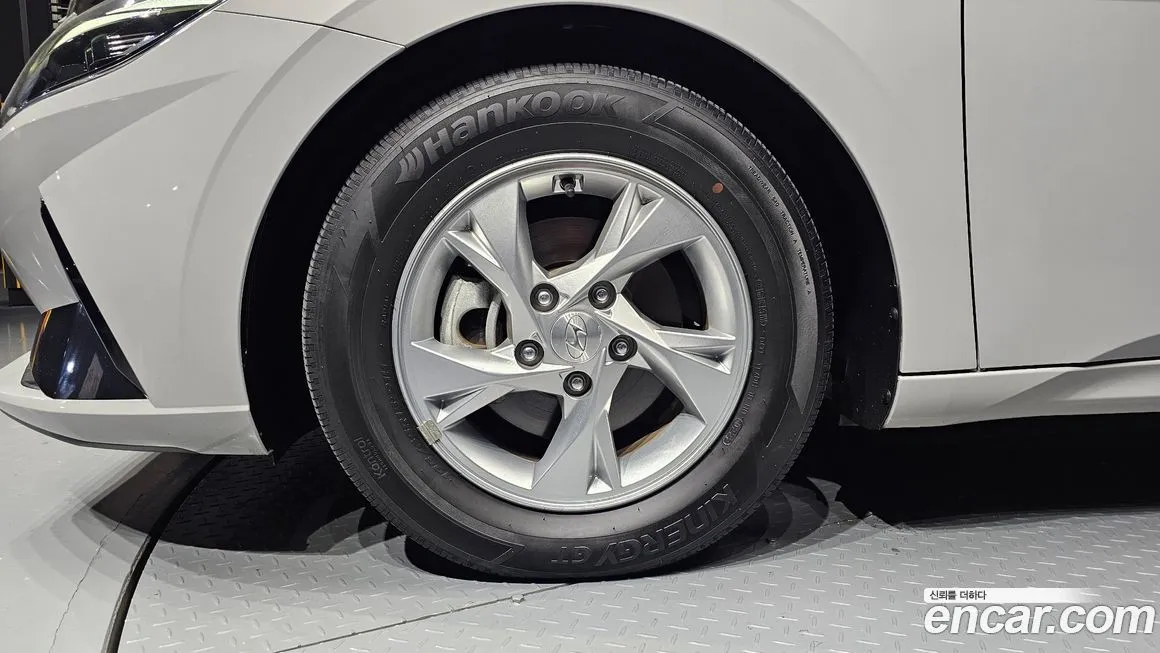 Hyundai AVANTE — фото 3