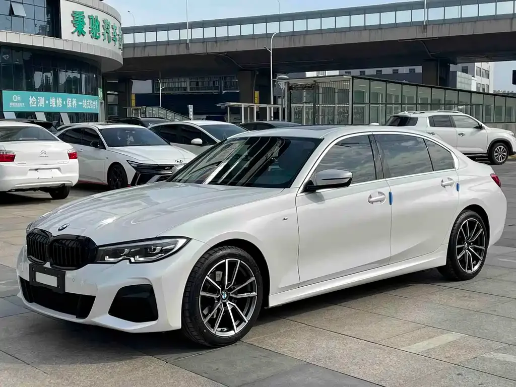 BMW 3 Series 2021 из CN, фото 1