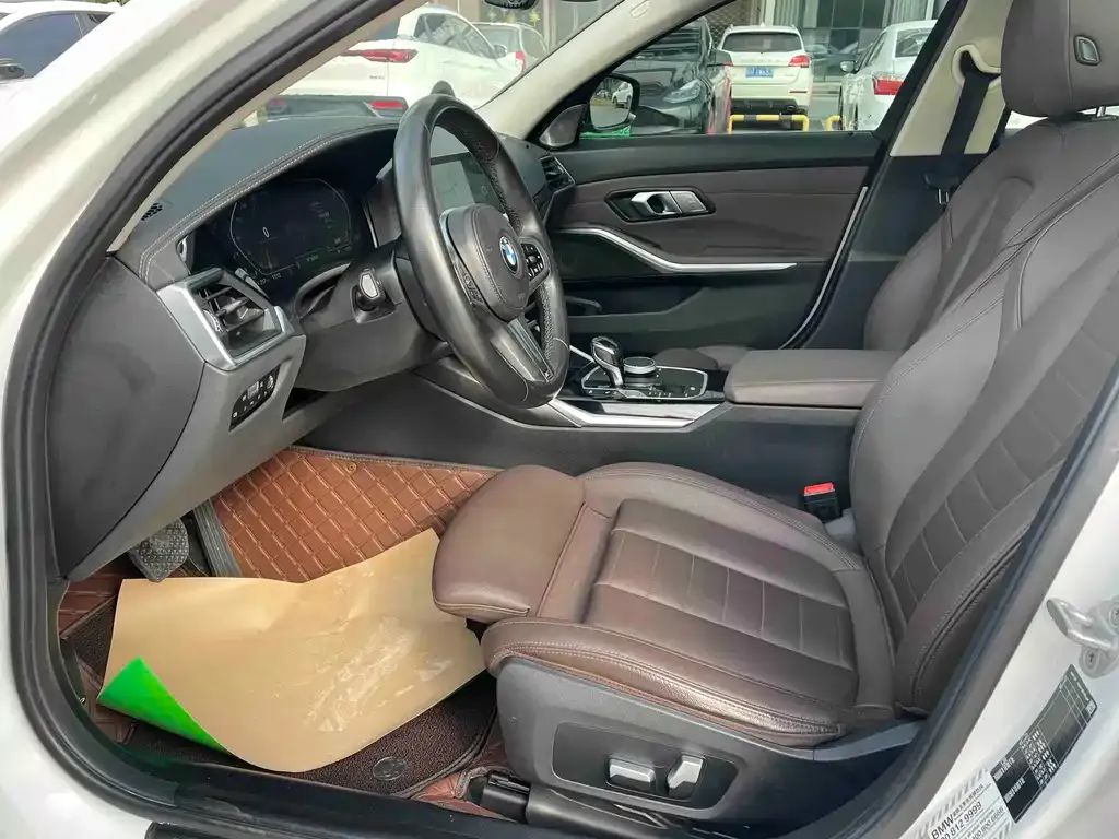 BMW 3 Series 2021 из CN, фото 10