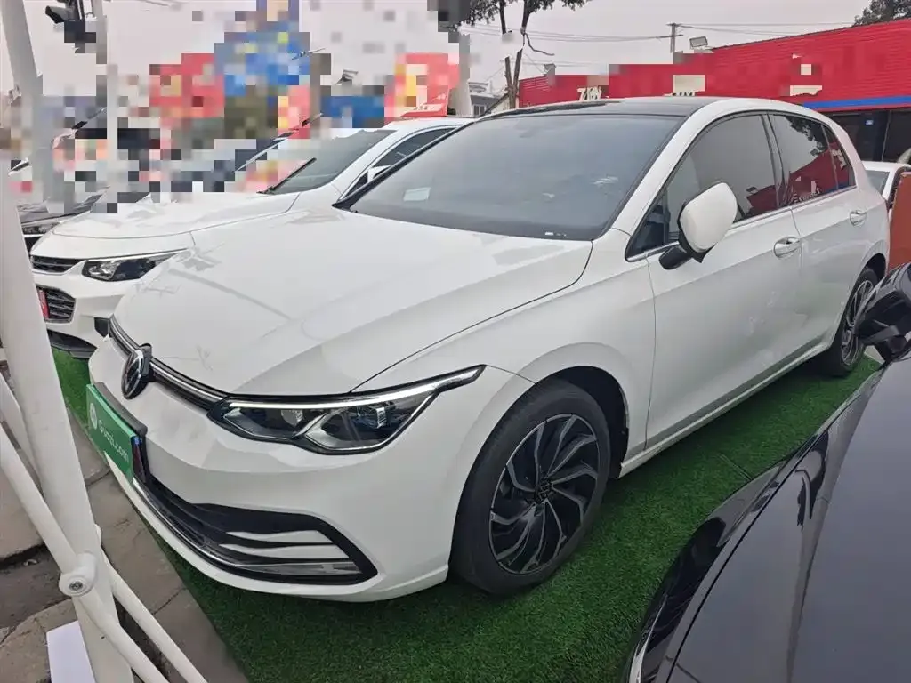 Volkswagen Golf 2023 из CN, фото 2