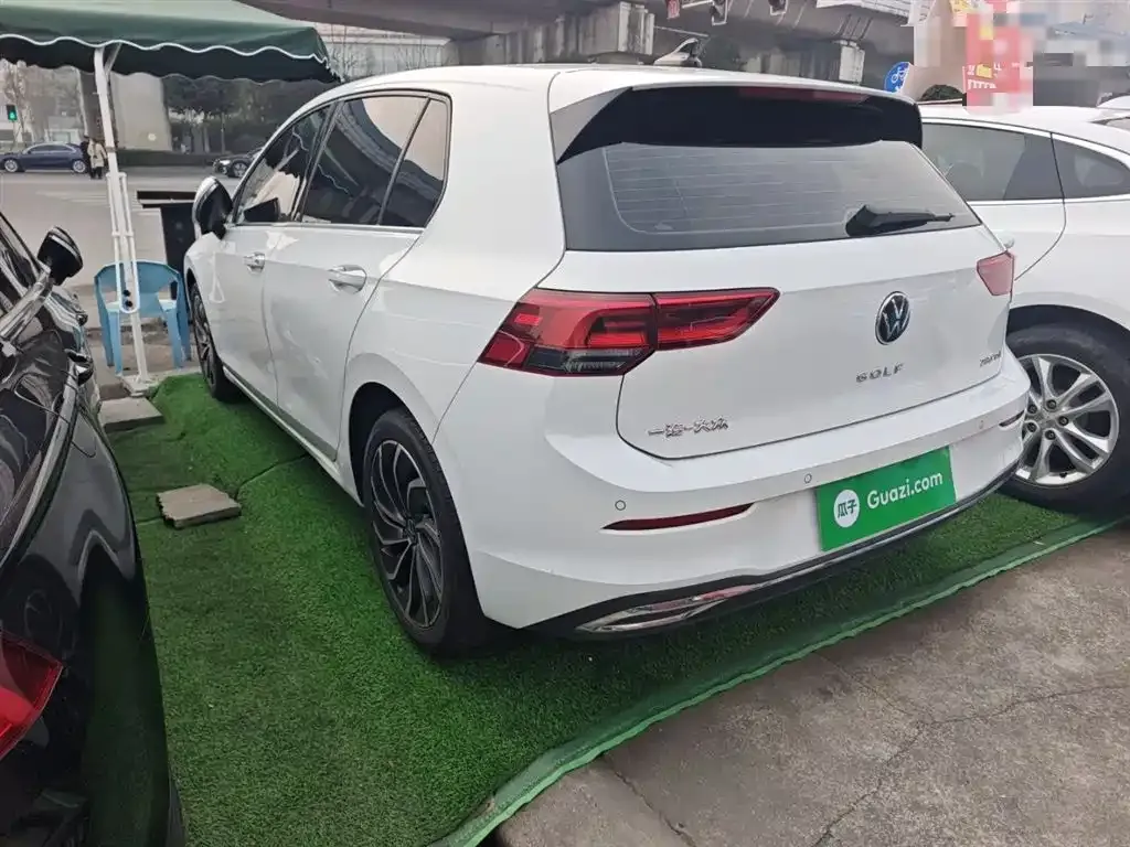 Volkswagen Golf 2023 из CN, фото 9
