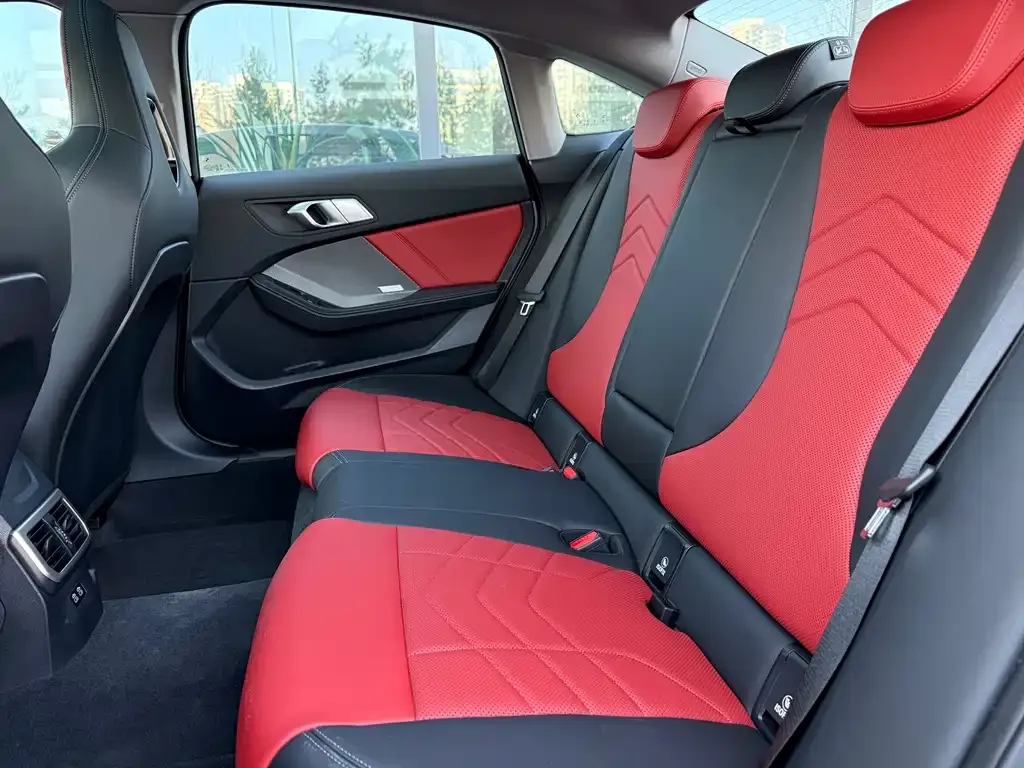 BMW 2 Series 2025 из CN, фото 2