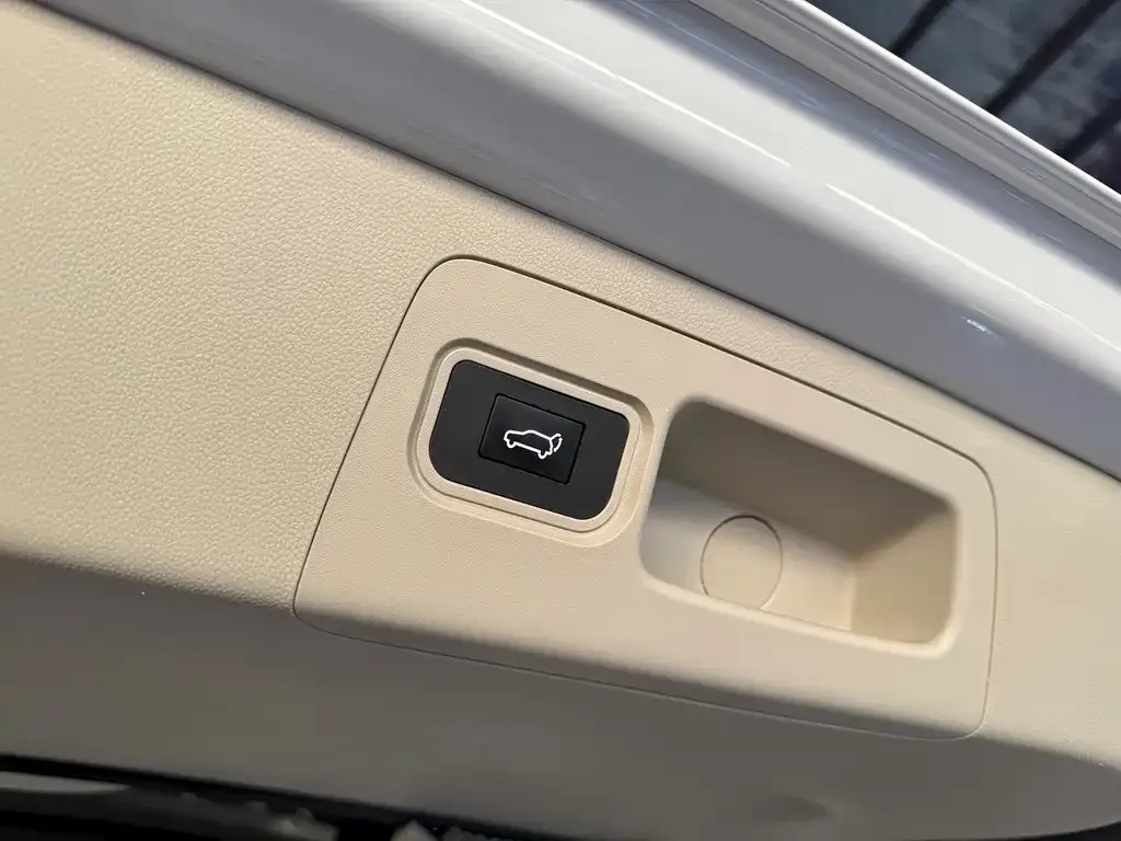 Buick GL8 2022 из CN, фото 4