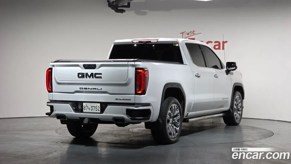 GMC Sierra — фото 2