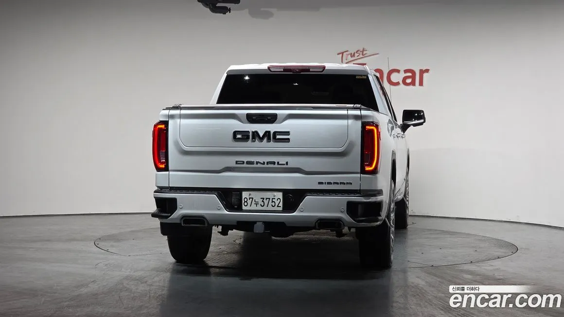 GMC Sierra — фото 9