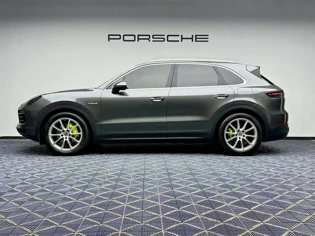 Porsche Cayenne Hybrid — фото 10