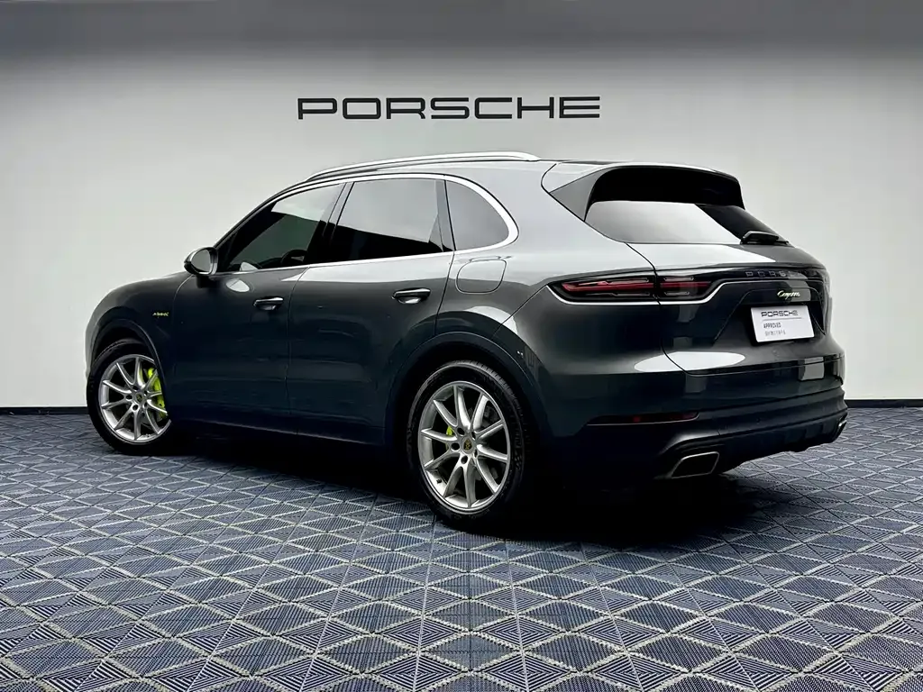 Porsche Cayenne Hybrid — фото 9