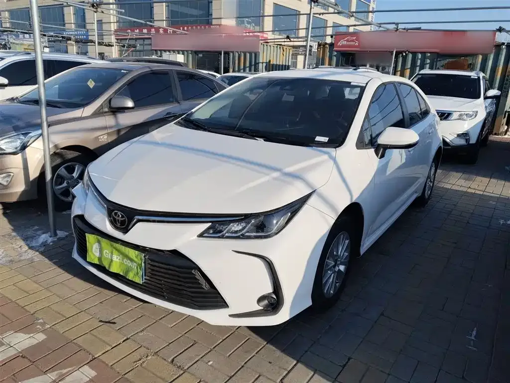 Toyota Corolla 2024 из CN, фото 1