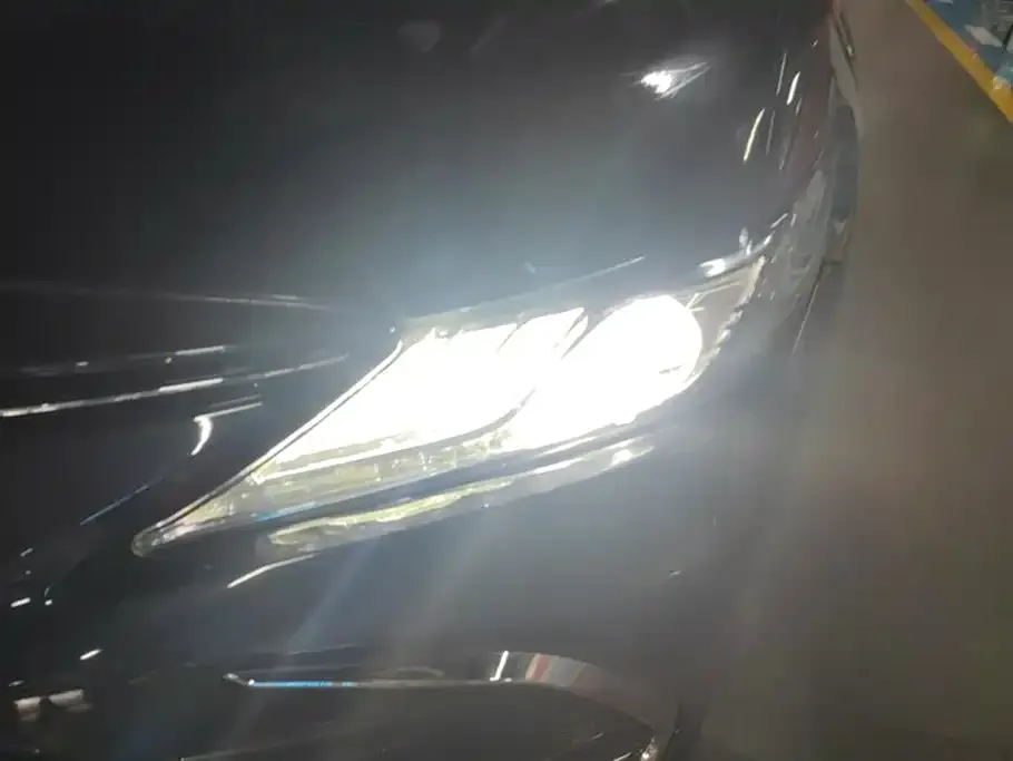 Toyota Camry 2021 из CN, фото 2