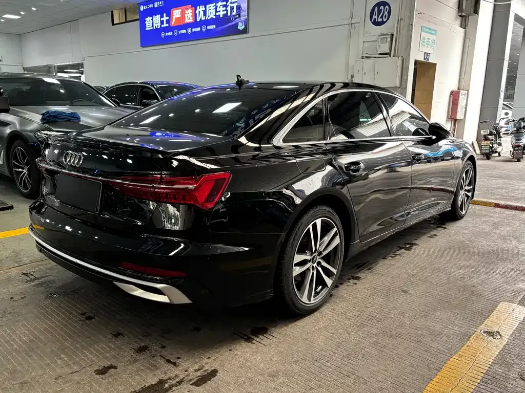 Audi A6L 2024 из CN, фото 10