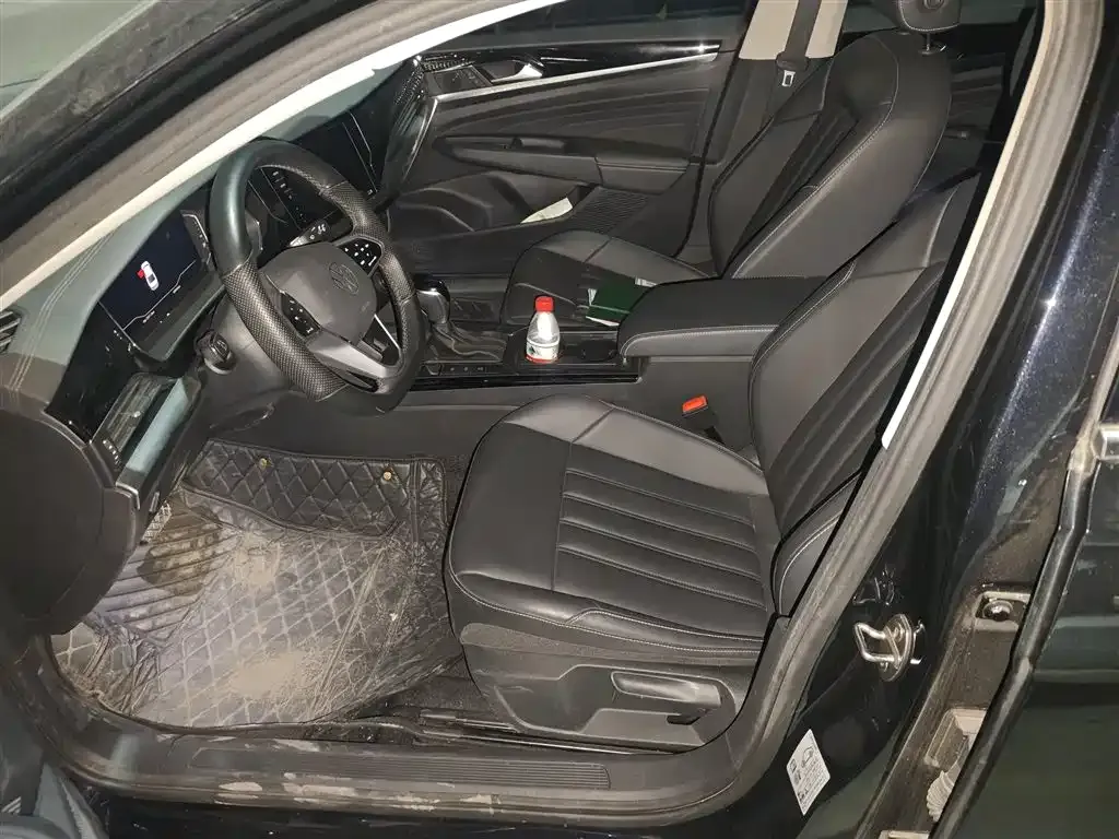Volkswagen Passat 2023 из CN, фото 10