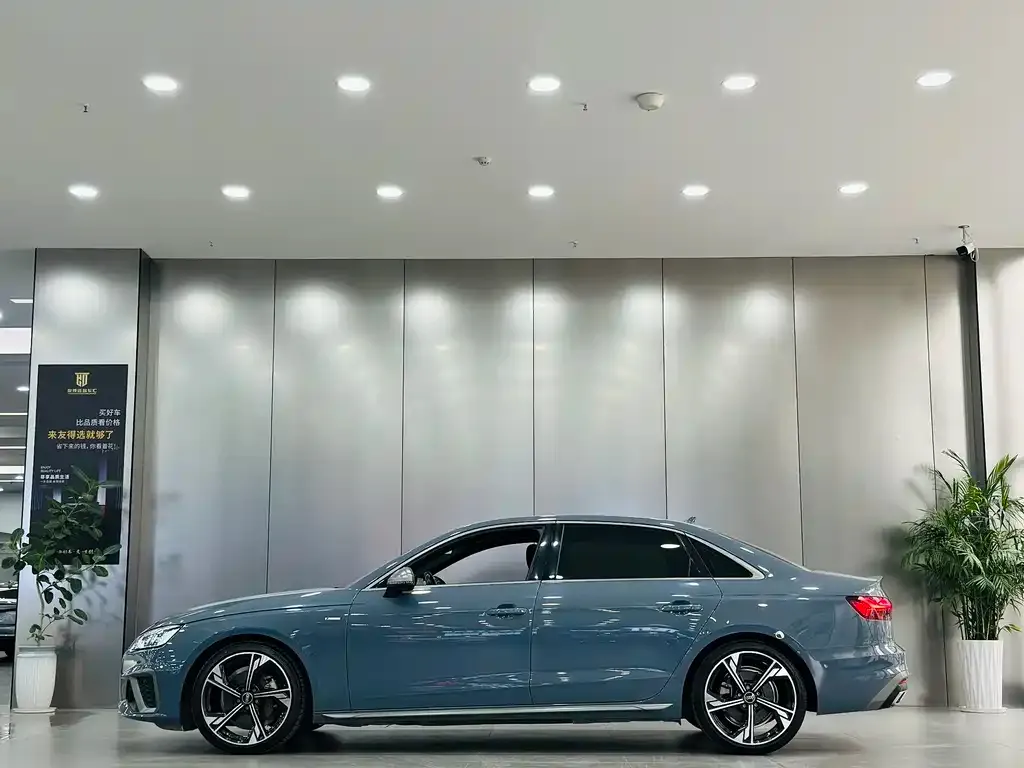 Audi A4L 2022 из CN, фото 4