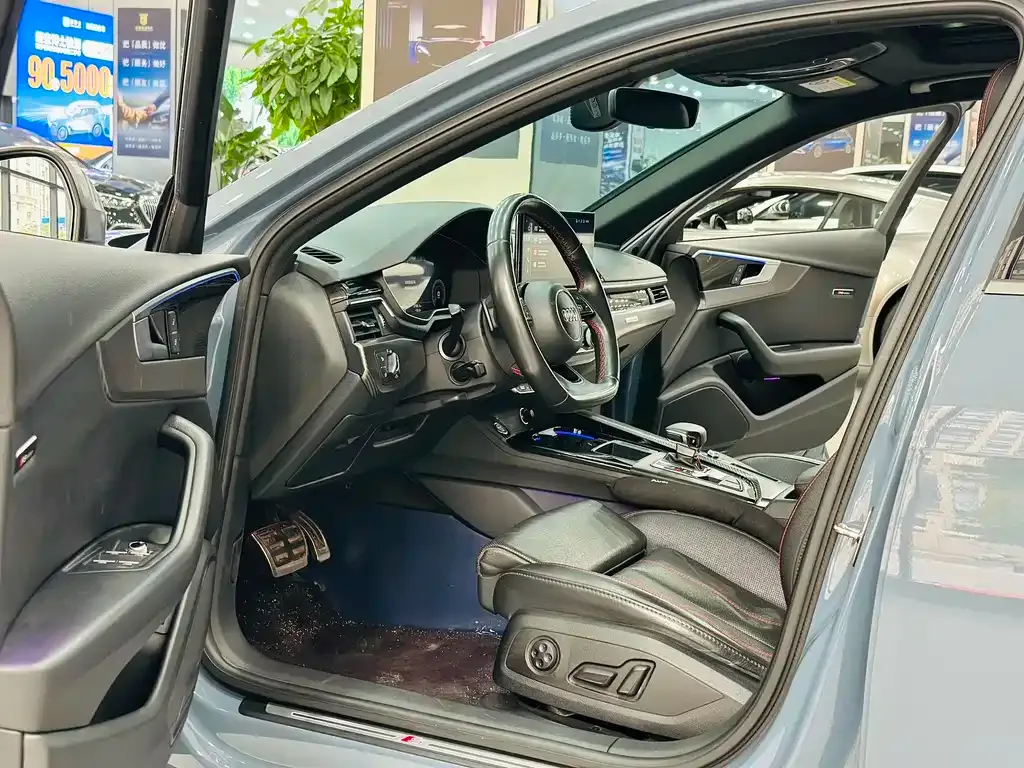 Audi A4L 2022 из CN, фото 7