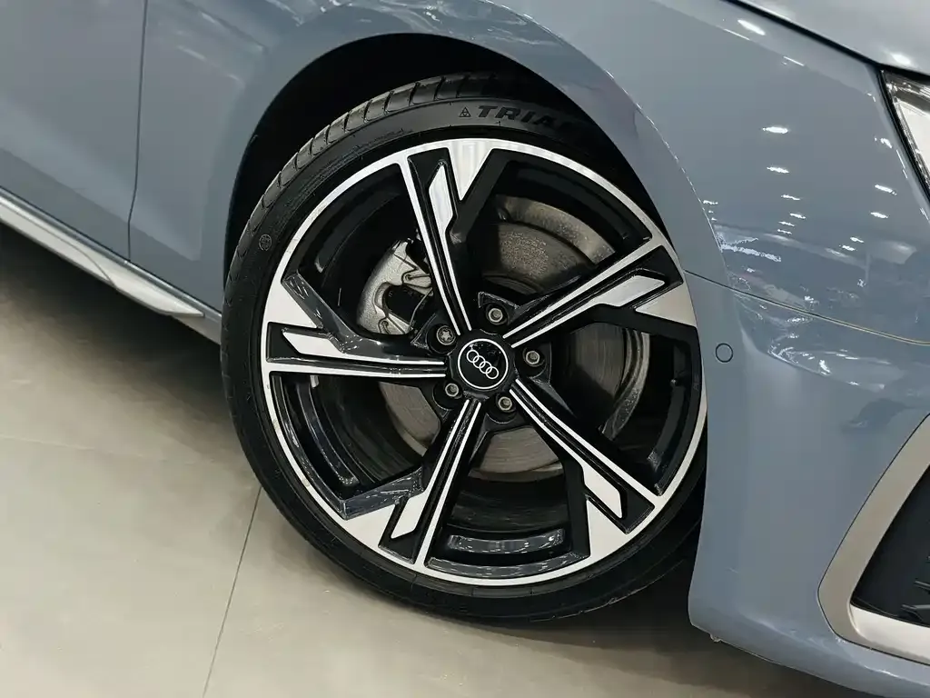 Audi A4L 2022 из CN, фото 10