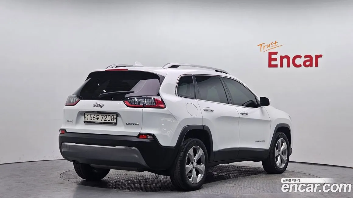 Jeep Cherokee — фото 4