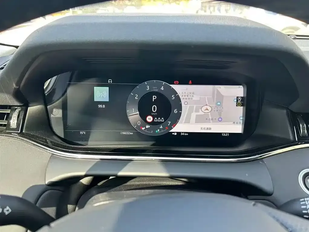 Land Rover Evoque 2023 из CN, фото 2