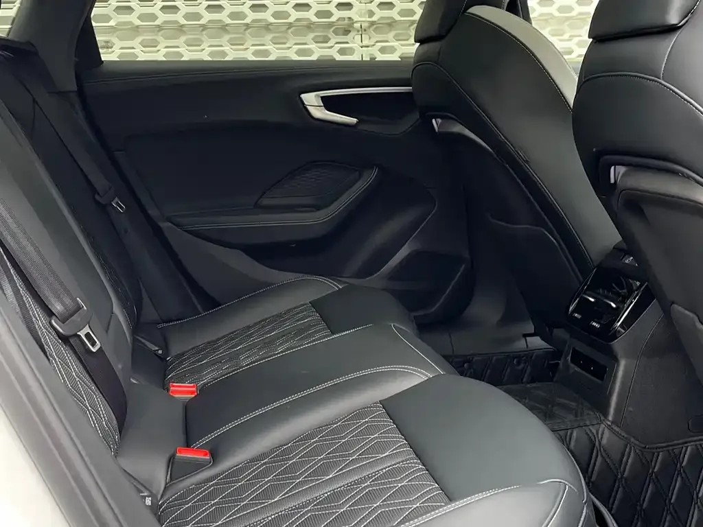 Audi A5L 2025 из CN, фото 4