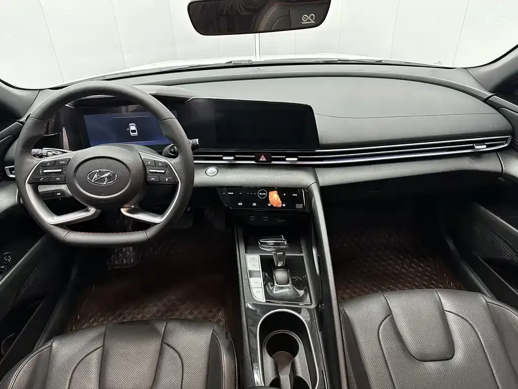 Hyundai Elantra — фото 4