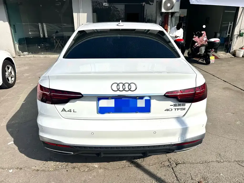 Audi A4L 2024 из CN, фото 9