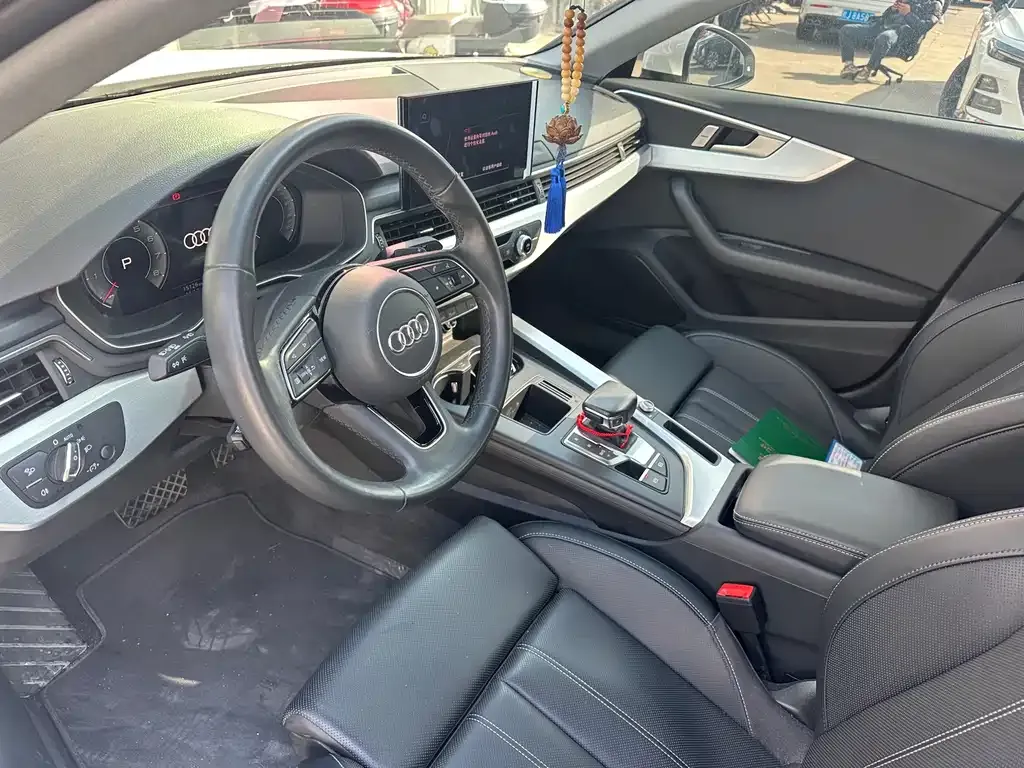 Audi A4L 2024 из CN, фото 4