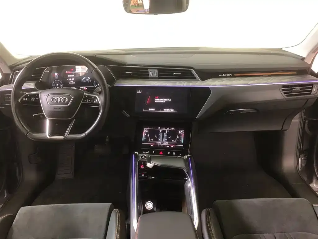 Audi e-tron 2022 из CN, фото 3