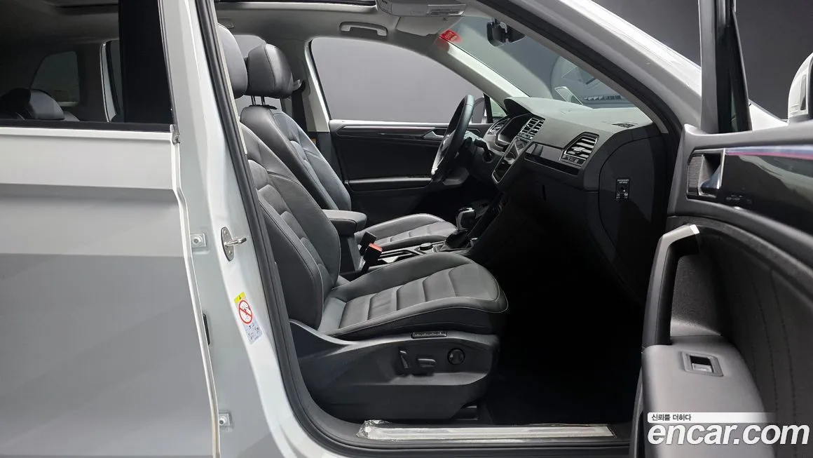 Volkswagen Tiguan — фото 8