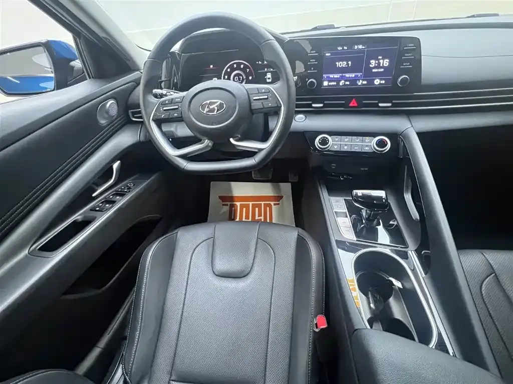 Hyundai Elantra 2022 из CN, фото 10